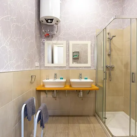 Urbe10 Angel 1 Bedroom 3c